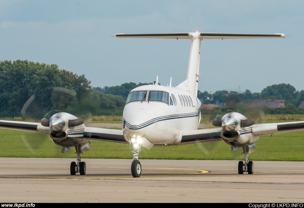 Private/Soukrom – Beech 200 OK-MAG