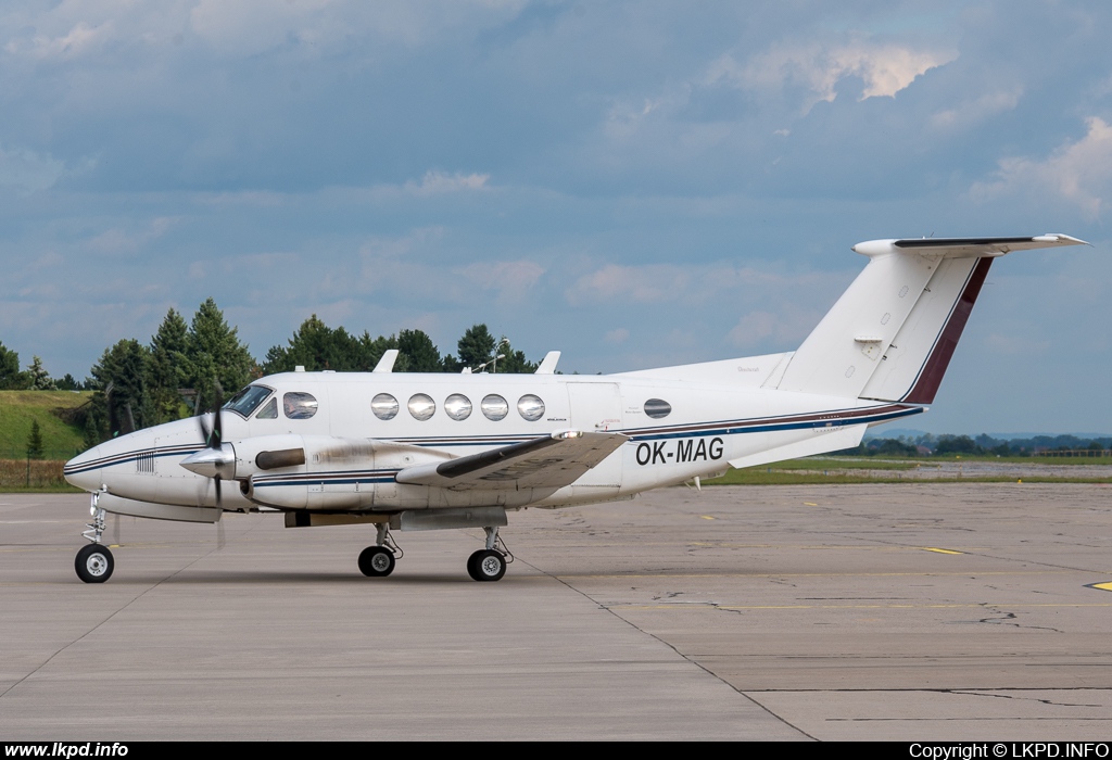 Private/Soukrom – Beech 200 OK-MAG