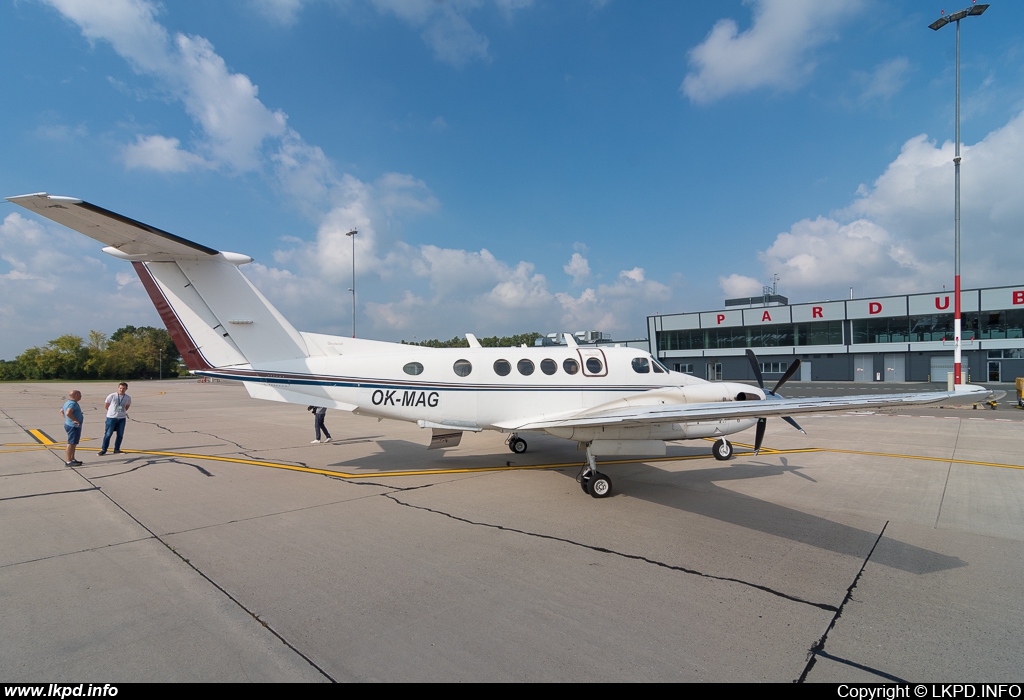 Private/Soukrom – Beech 200 OK-MAG