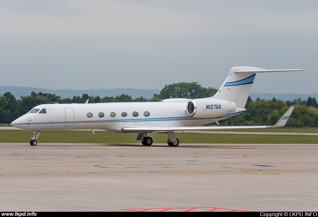 Private/Soukrom – Gulfstream G-V N127GG