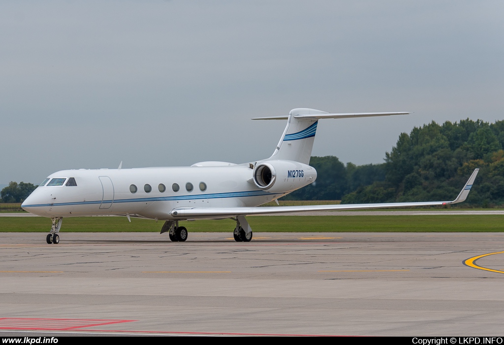 Private/Soukrom – Gulfstream G-V N127GG