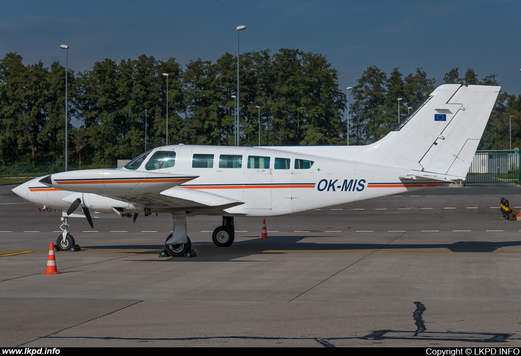 Primis – Cessna C402B OK-MIS