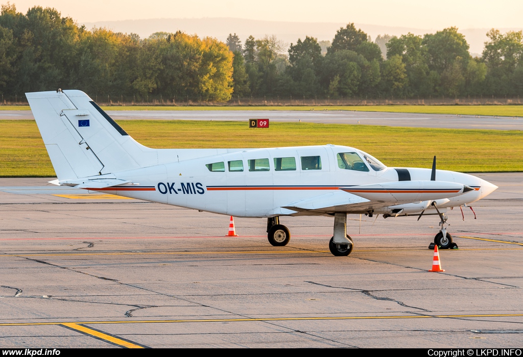 Primis – Cessna C402B OK-MIS