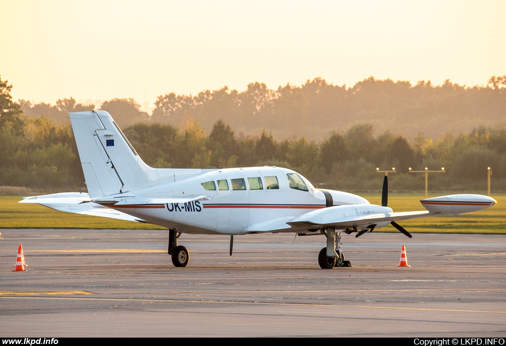 Primis – Cessna C402B OK-MIS