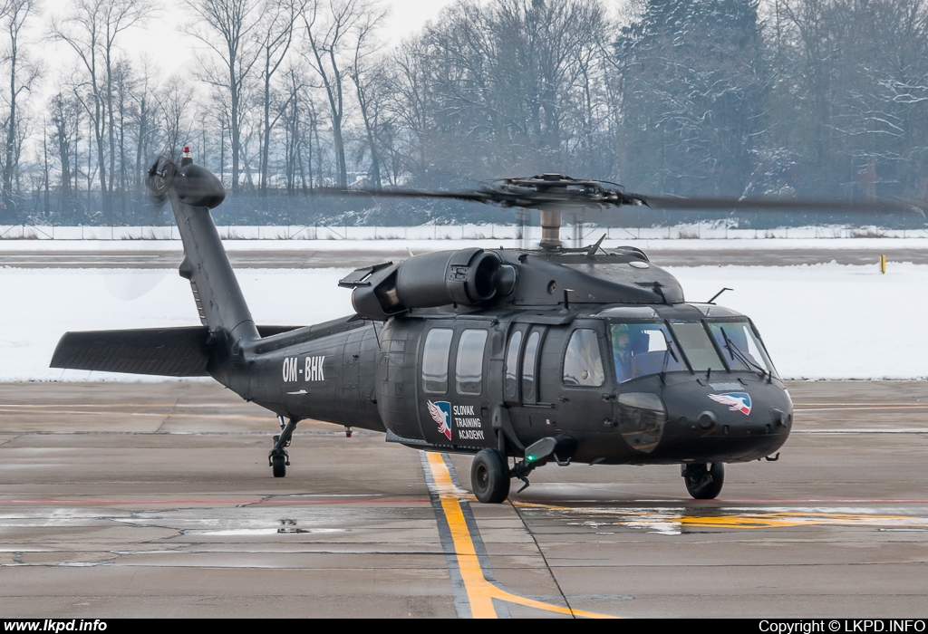 Private/Soukrom – Sikorsky UH-60A(C) Black Hawk (S-70A) OM-BHK