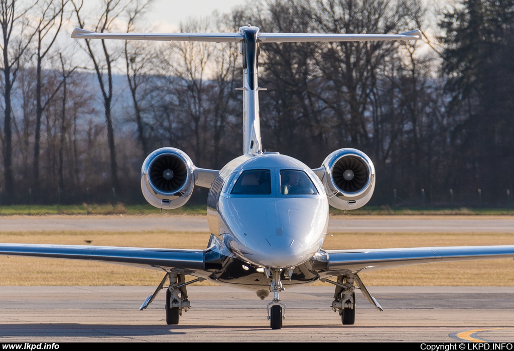 Private/Soukrom – Embraer EMB-505 Phenom 300 D-COLT