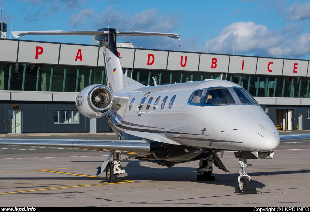 Private/Soukrom – Embraer EMB-505 Phenom 300 D-COLT