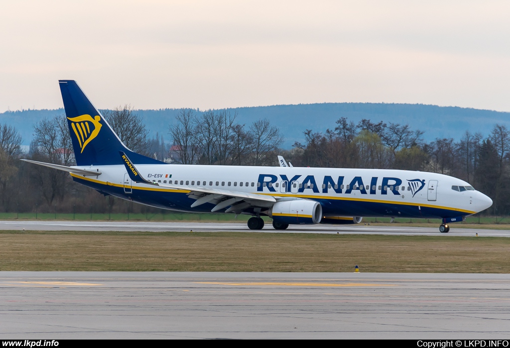 Ryanair – Boeing B737-8AS EI-ESV