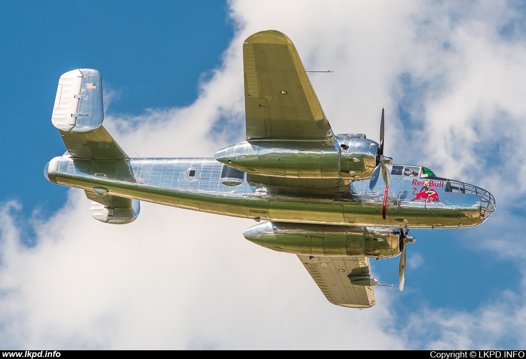 The Flying Bulls – North American B-25J N6123C