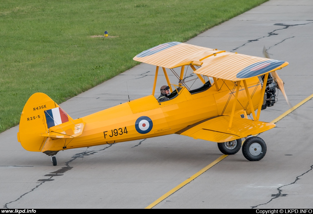 Private/Soukrom – Boeing N2S-5 Kaydet (E75) N43GK