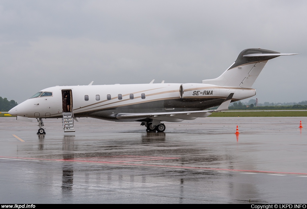 Svenskt Industriflyg  – Bombardier BD-100-1A10 Challenger 300 SE-RMA