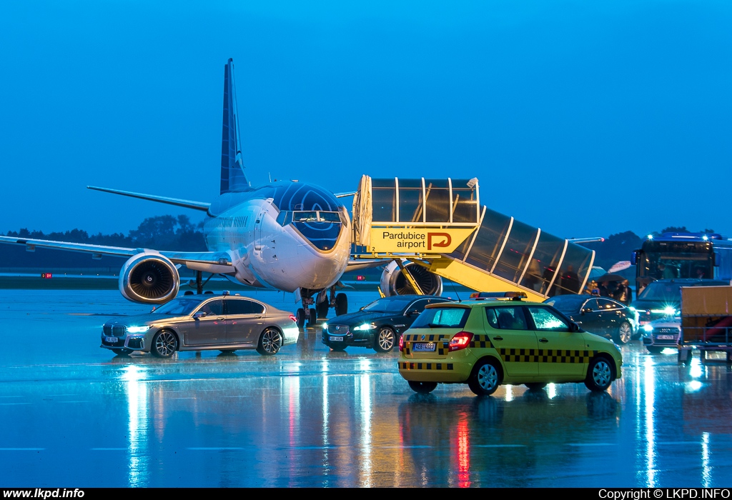 KlasJet – Boeing B737-522 LY-JMS