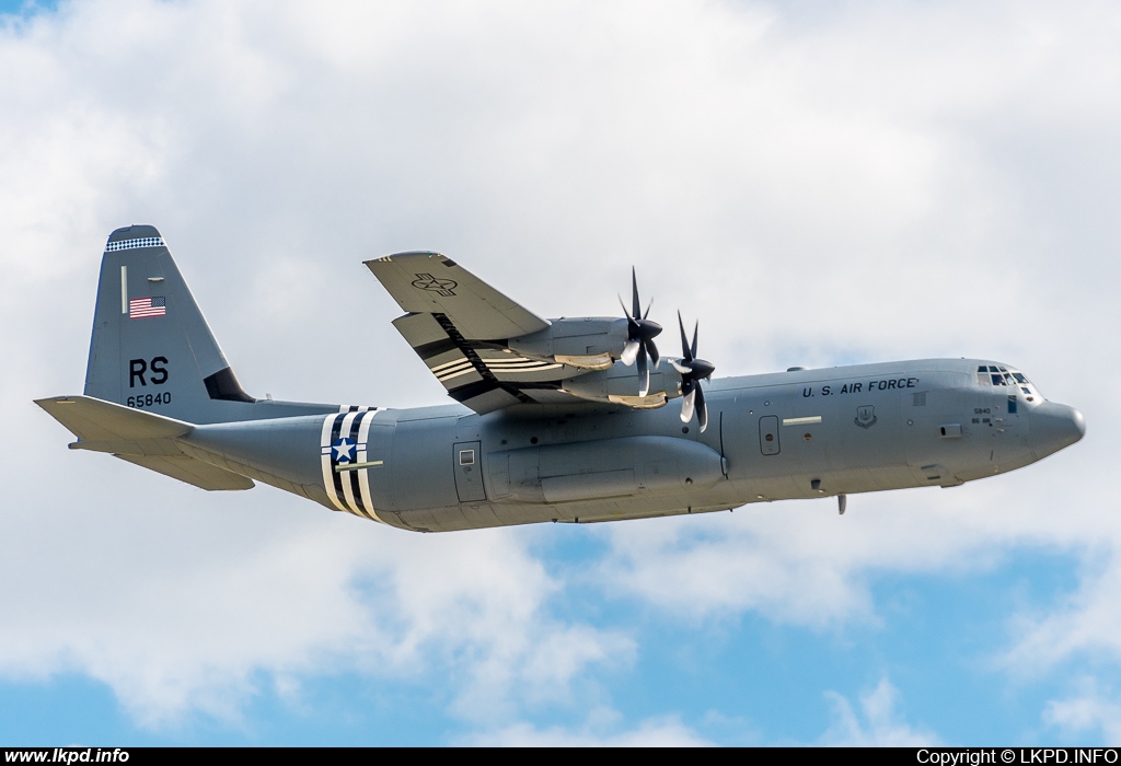 USAF – Lockheed C-130J-30 Hercules 16-5840