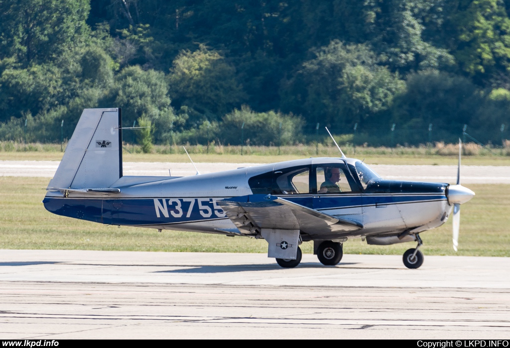 Private/Soukrom – Mooney M-20E N3755