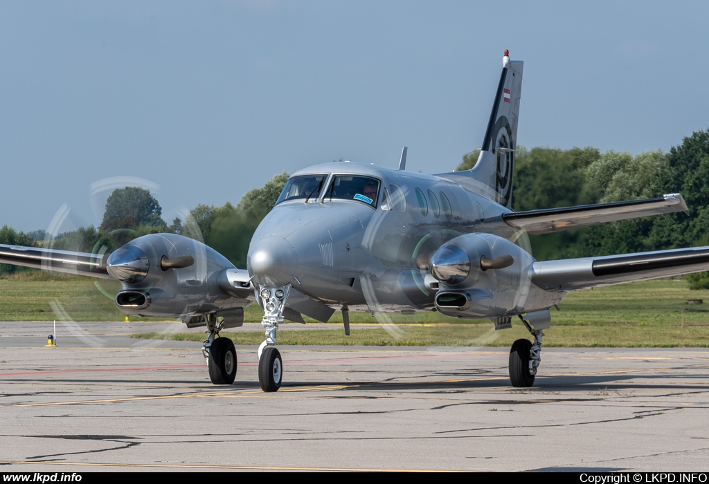 SkyDoctors – Beech C-90A OE-FHL