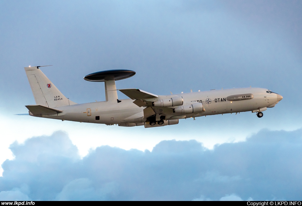 NATO – Boeing E-3A AWACS LX-N90454