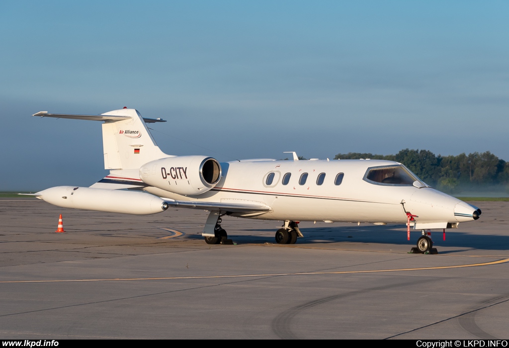 AIR ALLIANCE EXPRESS – Gates Learjet 35A D-CITY