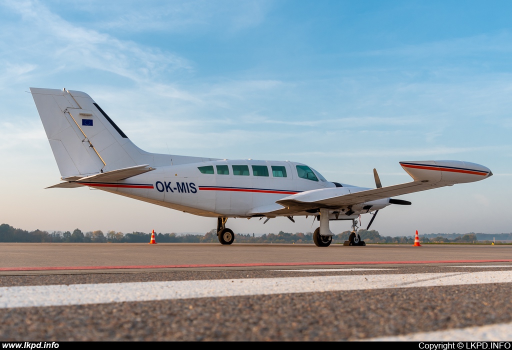 Primis – Cessna C402B OK-MIS