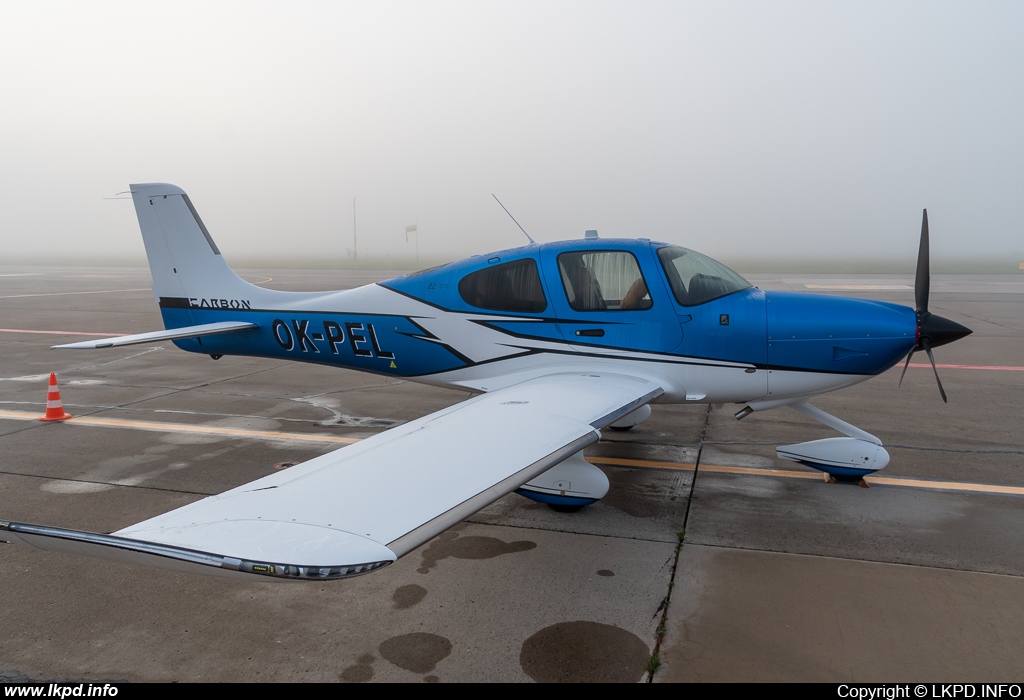 Private/Soukrom – Cirrus SR22-GTS OK-PEL