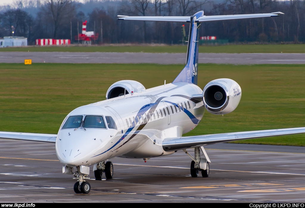 JetNetherlands – Embraer ERJ-145LR PH-DWA