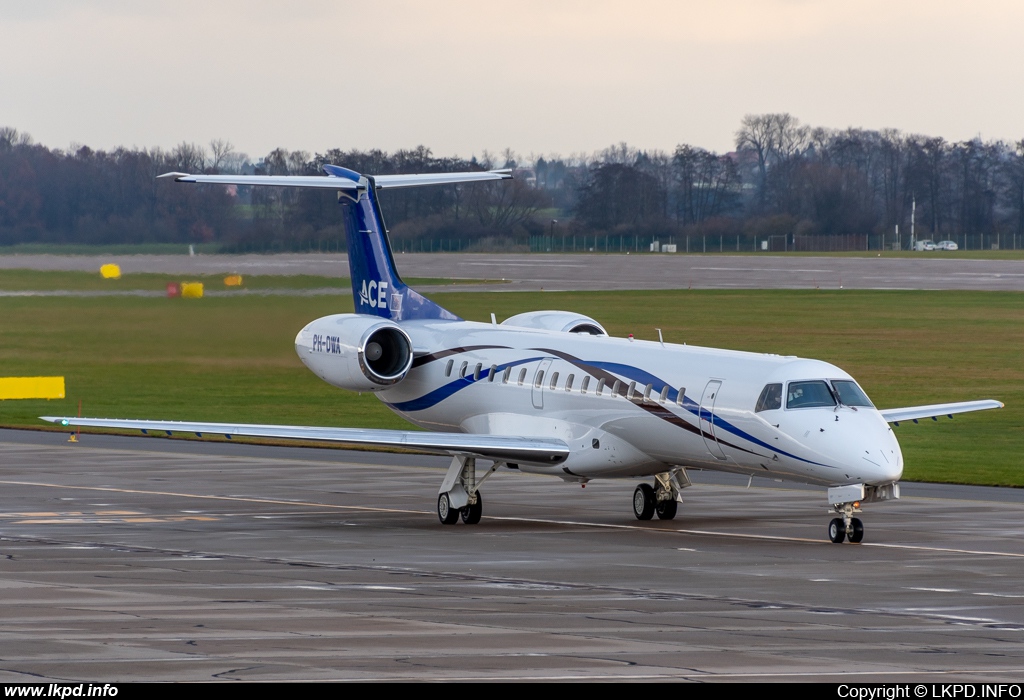 JetNetherlands – Embraer ERJ-145LR PH-DWA