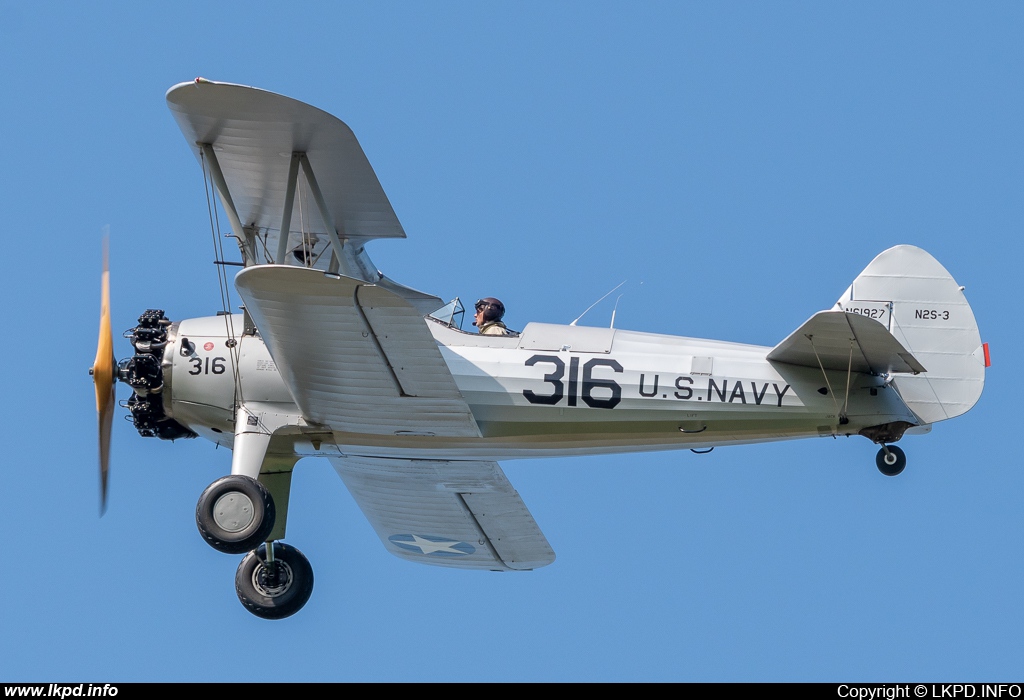 Private/Soukrom – Boeing A75N1 Stearman N61927