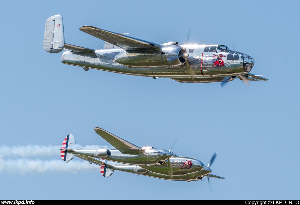 The Flying Bulls – North American B-25J N6123C