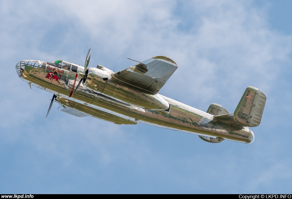 The Flying Bulls – North American B-25J N6123C