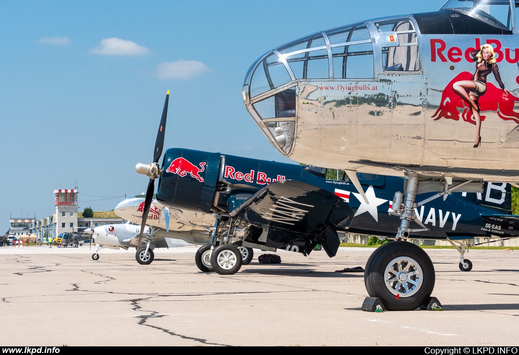 The Flying Bulls – North American B-25J N6123C