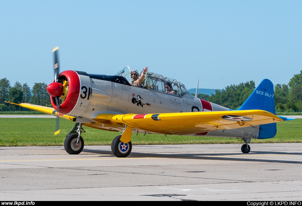 Private/Soukrom – North American T-6G HB-RCN