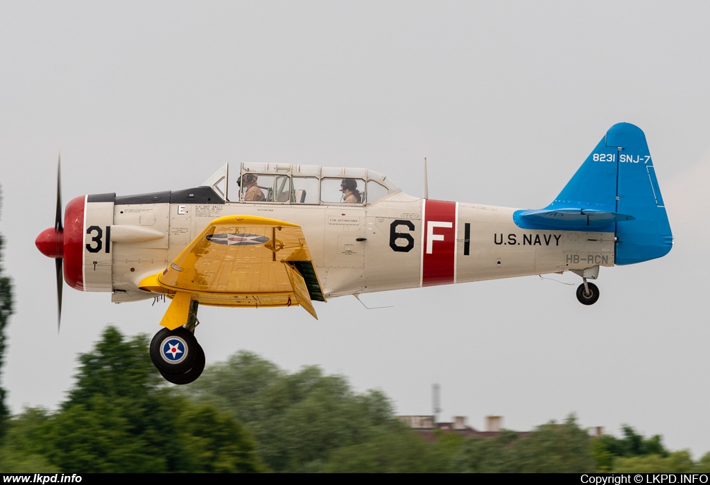 Private/Soukrom – North American T-6G HB-RCN