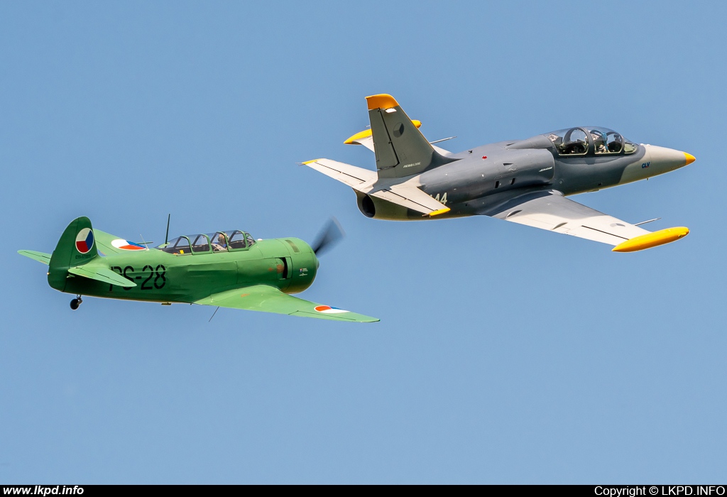 LOM-CLV – Let C-11 (Yak-11) OK-JZE