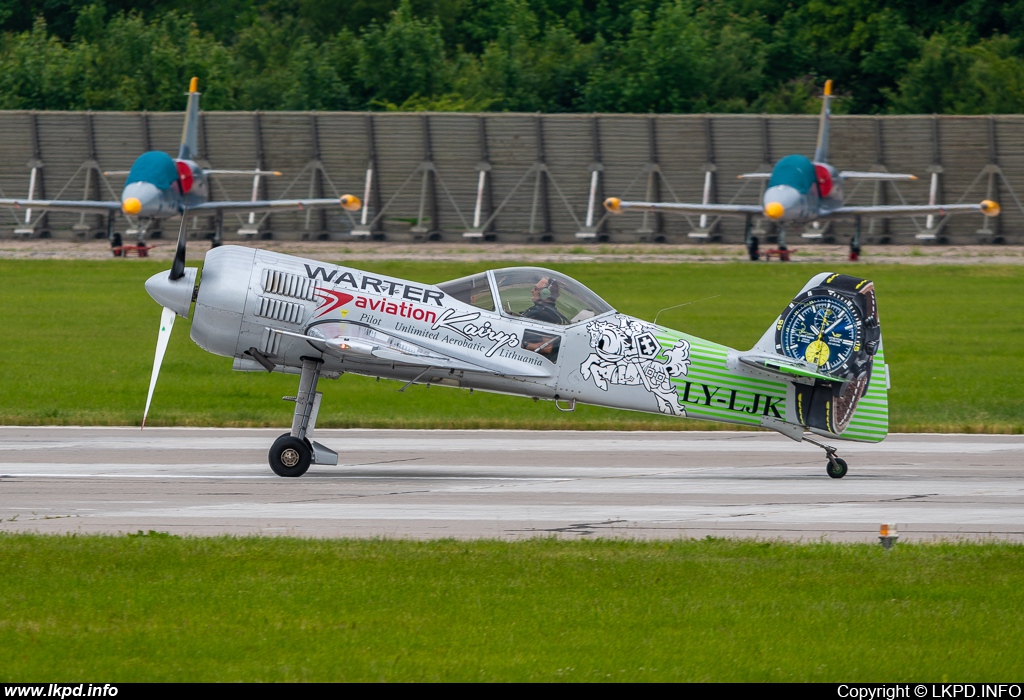 Private/Soukrom – Sukhoi SU-31M LY-LJK