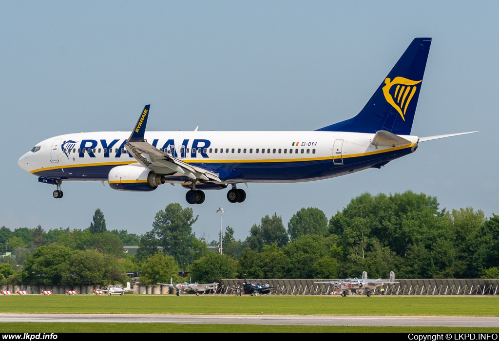 Ryanair – Boeing B737-8AS EI-DYV