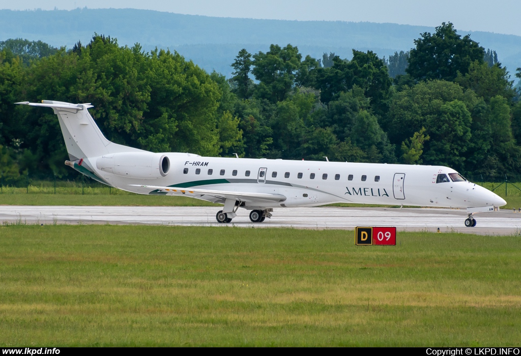 Amelia – Embraer EMB-145LU F-HRAM