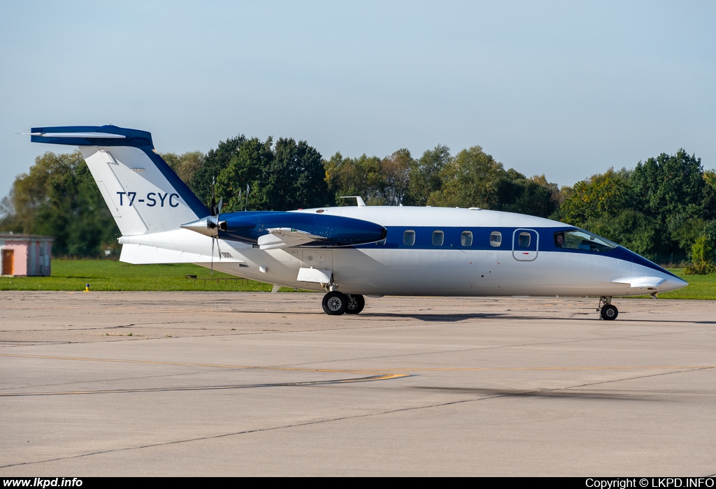 Private/Soukrom – Piaggio P-180 Avanti II T7-SYC