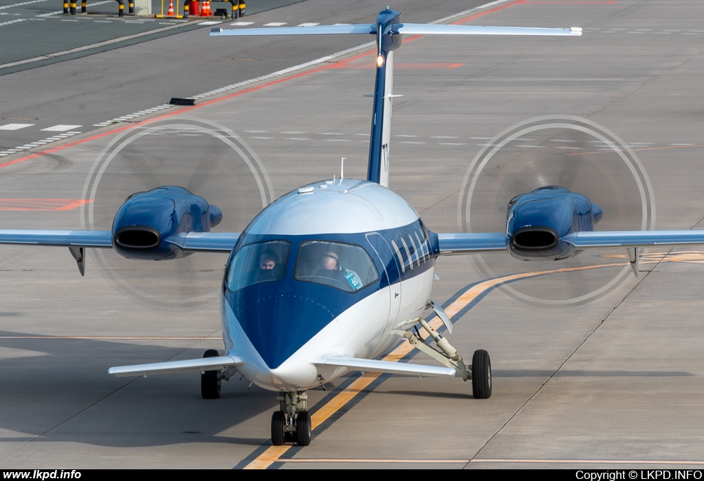 Private/Soukrom – Piaggio P-180 Avanti II T7-SYC