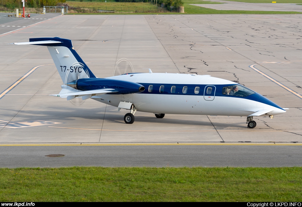 Private/Soukrom – Piaggio P-180 Avanti II T7-SYC