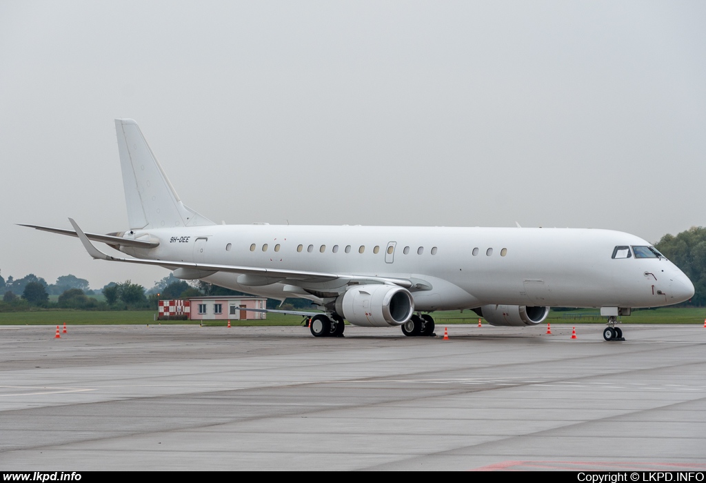 AIR X CHARTER – Embraer ERJ-190-100ECJ 9H-DEE