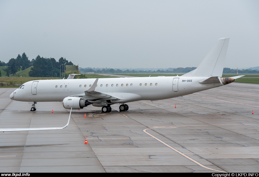 AIR X CHARTER – Embraer ERJ-190-100ECJ 9H-DEE