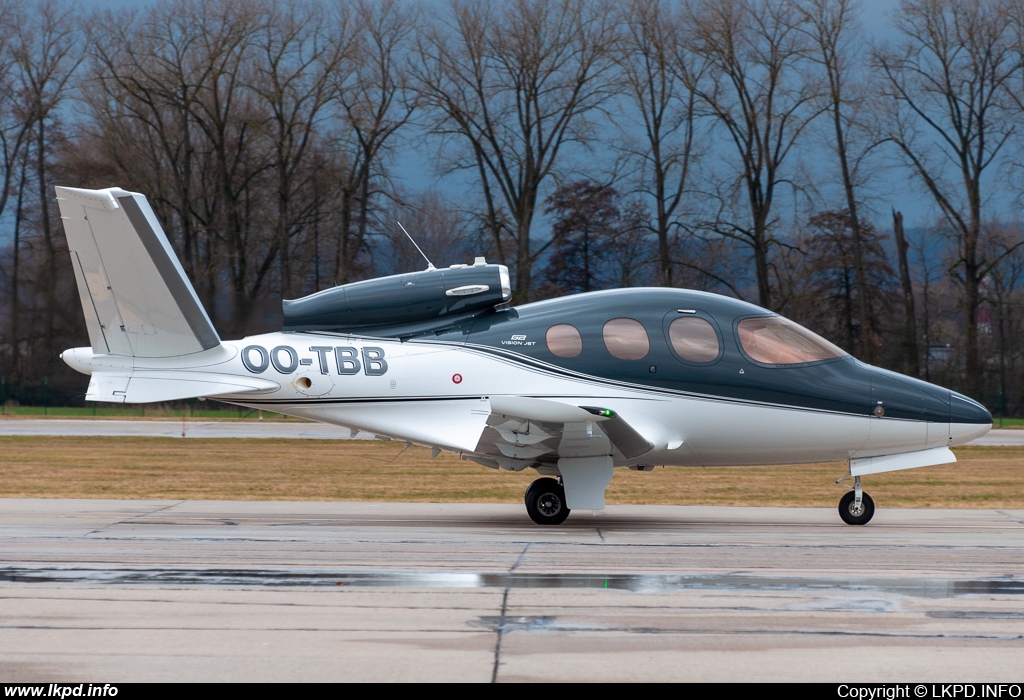 Private/Soukrom – Cirrus SF50 G2 OO-TBB