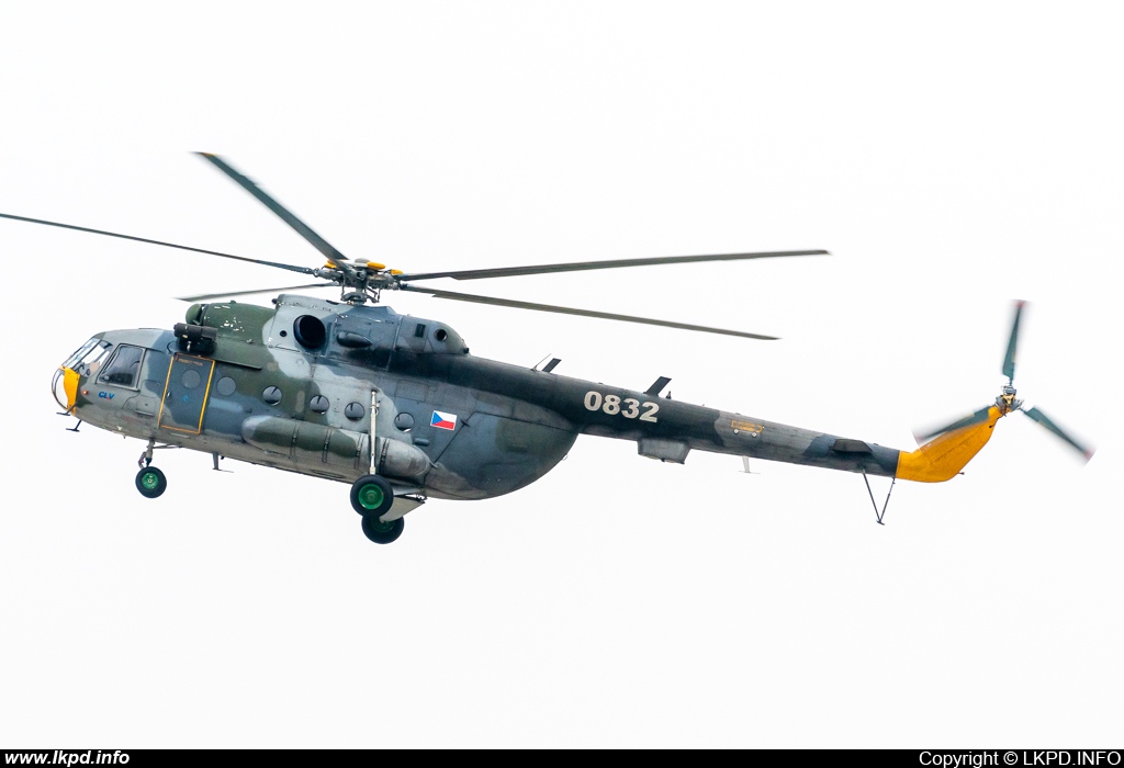 LOM-CLV – Mil Mi-17 0832