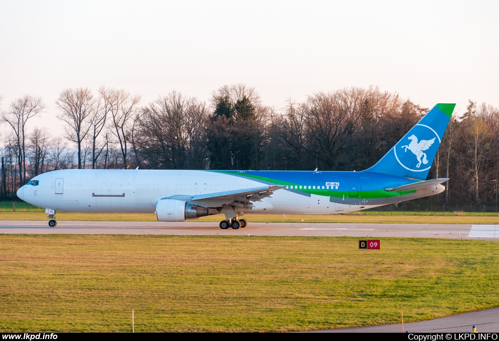 Challenge Airlines IL – Boeing B767-375/ER(BDSF) 4X-IAJ