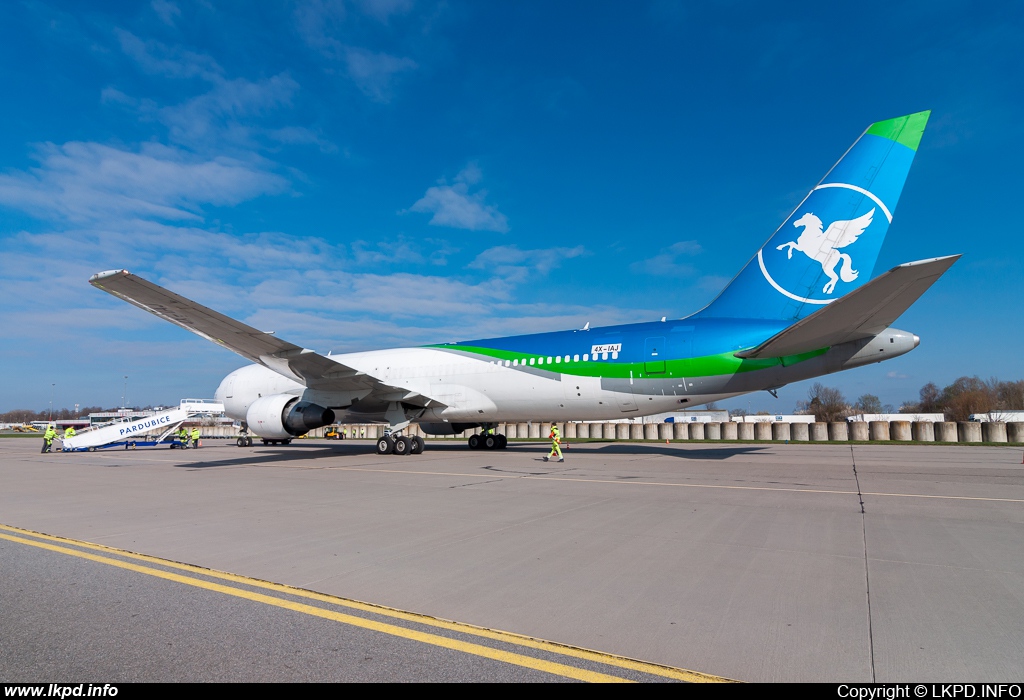 Challenge Airlines IL – Boeing B767-3Q8(ER)(BDSF) 4X-IAJ