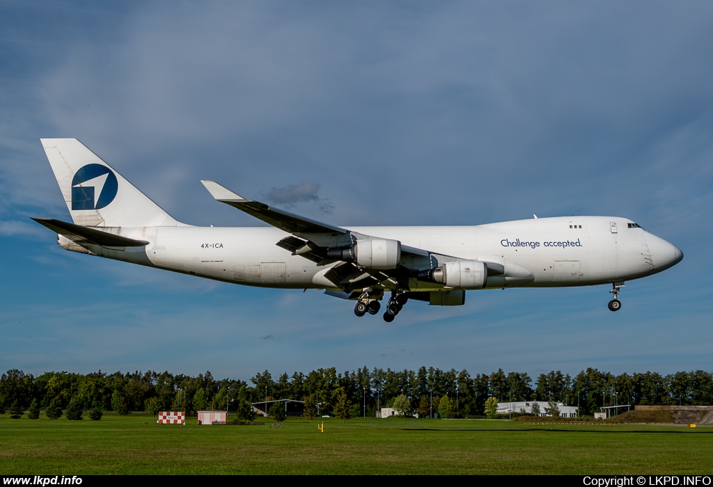 Challenge Airlines IL – Boeing B747-4EVF(ER)  4X-ICA