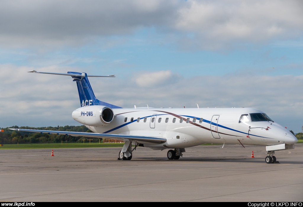 JetNetherlands – Embraer EMB-135LR PH-DWS