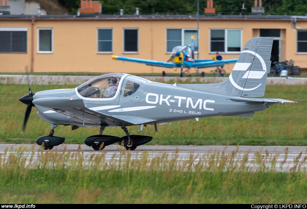 Private/Soukrom – Zlin Z-242L OK-TMC