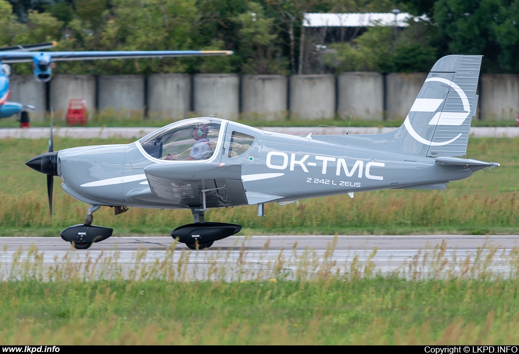 Private/Soukrom – Zlin Z-242L OK-TMC