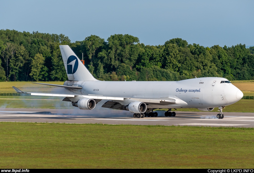Challenge Airlines IL – Boeing B747-4EVF(ER)  4X-ICA